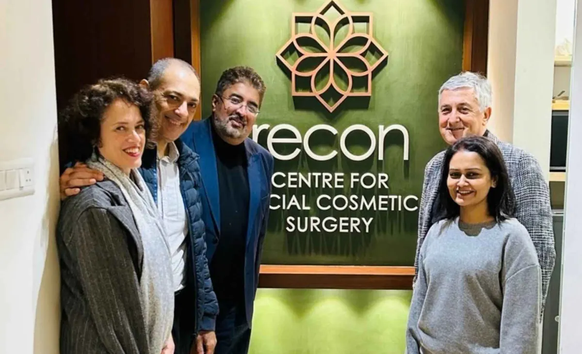 Dr. Pragati Shubha with visiting faculty at the Recon Centre for Facial Cosmetic Surgery